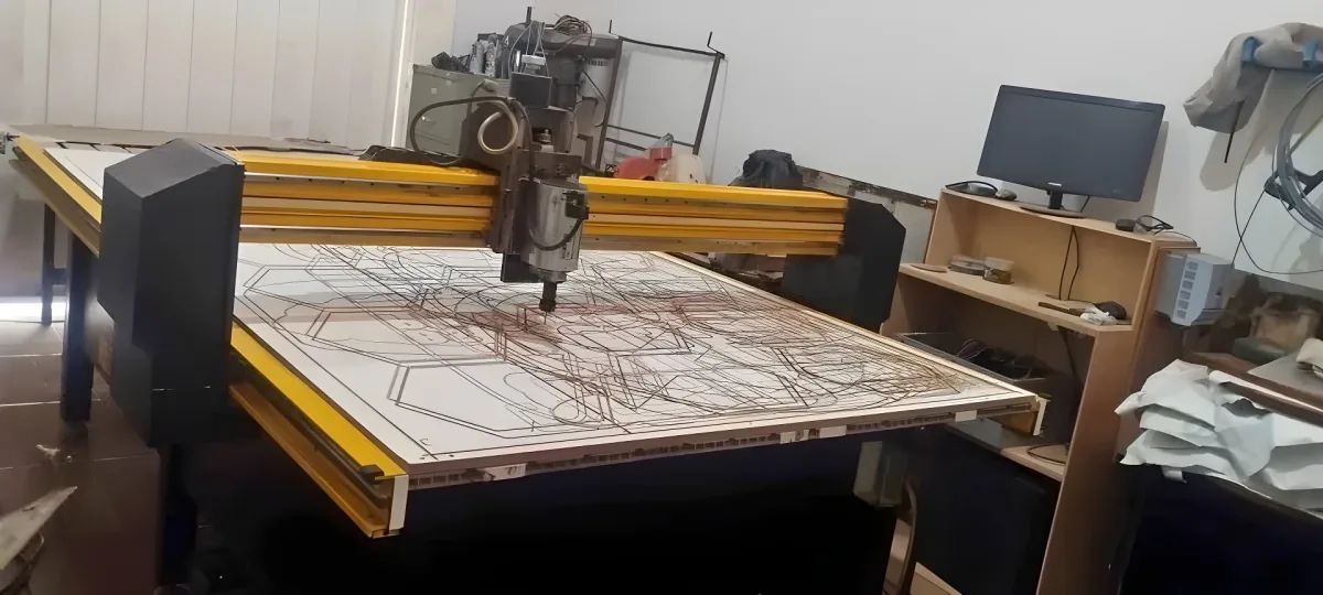 Equipamento de produção e acabamento da gráfica